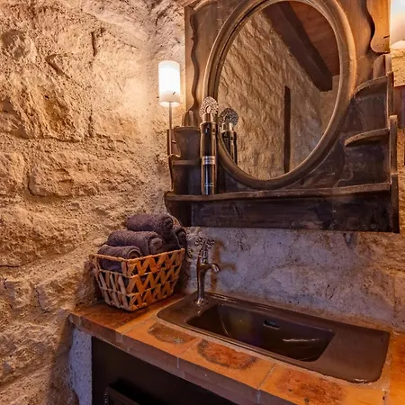 Les Du Presbytere B&B *