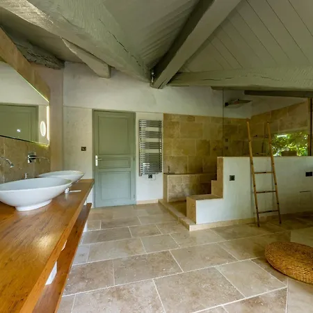 Les Du Presbytere B&B *